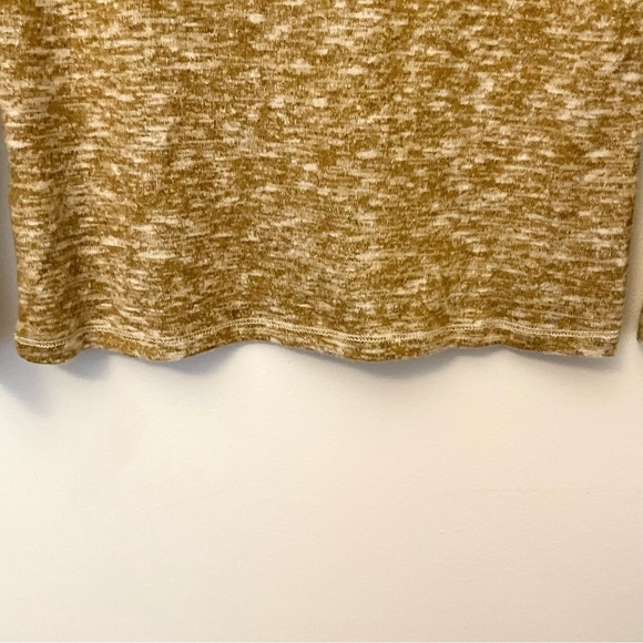 New with tags Universal Thread gold long sleeved thermal. Very soft! - Picture 6 of 11